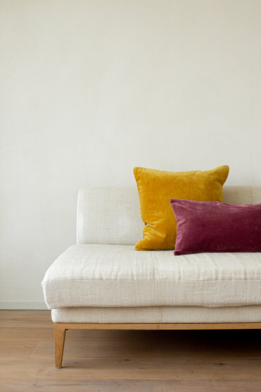 Unari Velvet Cushion