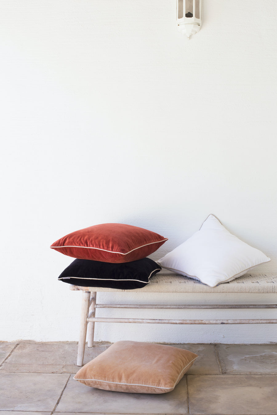 Unari Velvet Cushion