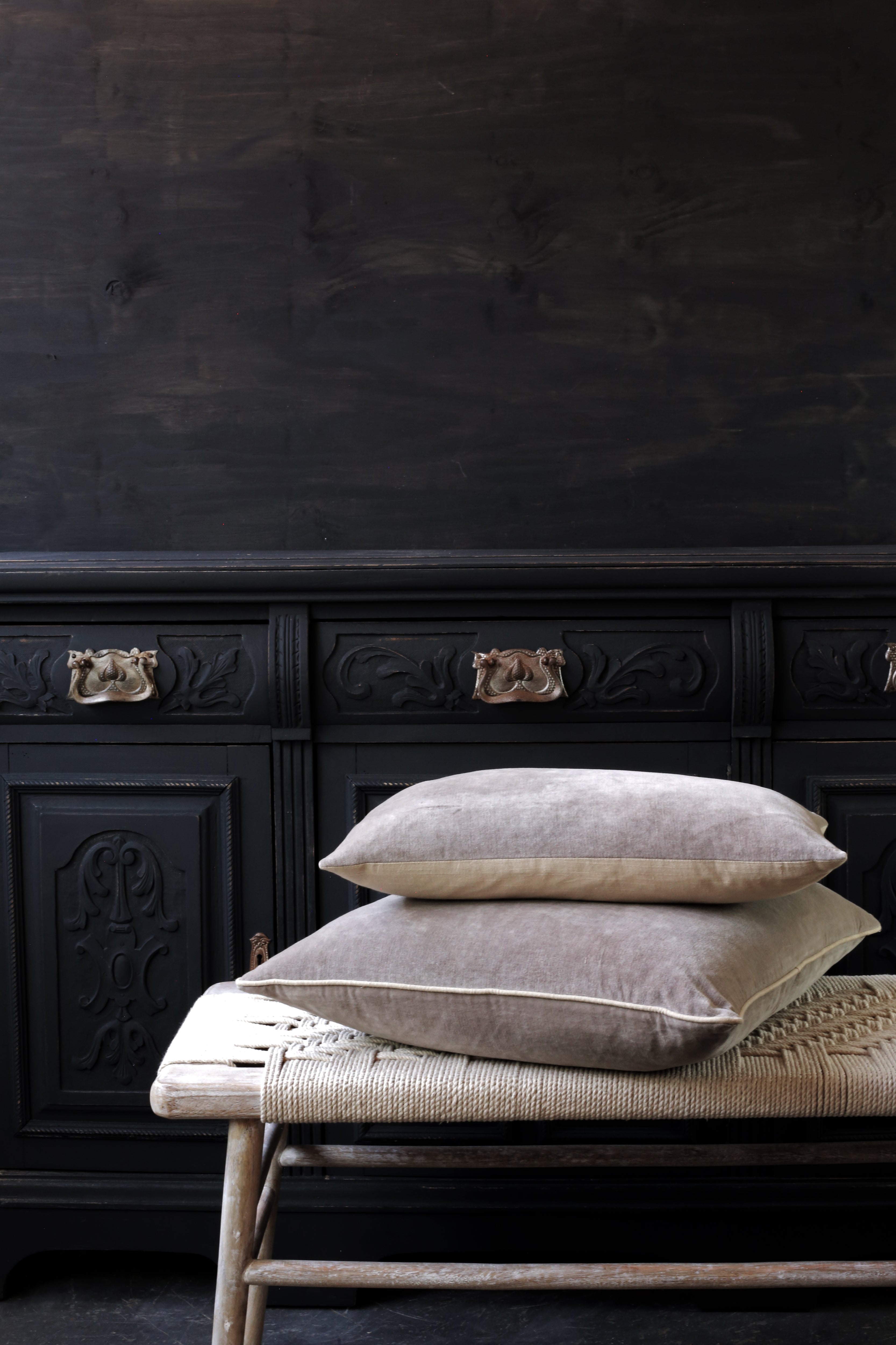 Misi Velvet Cushion | Taupe