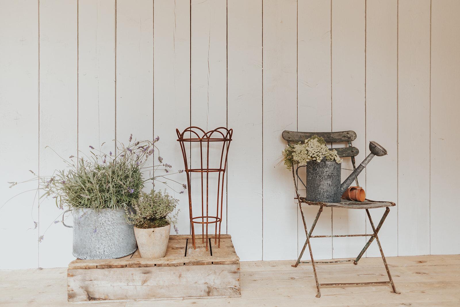 outdoor garden décor tulip support